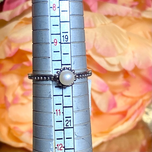 Vintage 925 Sterling Silver Pearl Ring ~ Dainty Solitaire Mini Tea Thumb Ring - Picture 7 of 9